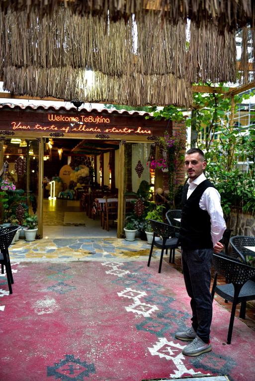 TE BUJTINA HOTEL- Cozy Stay with Traditional Breakfast Near Beach