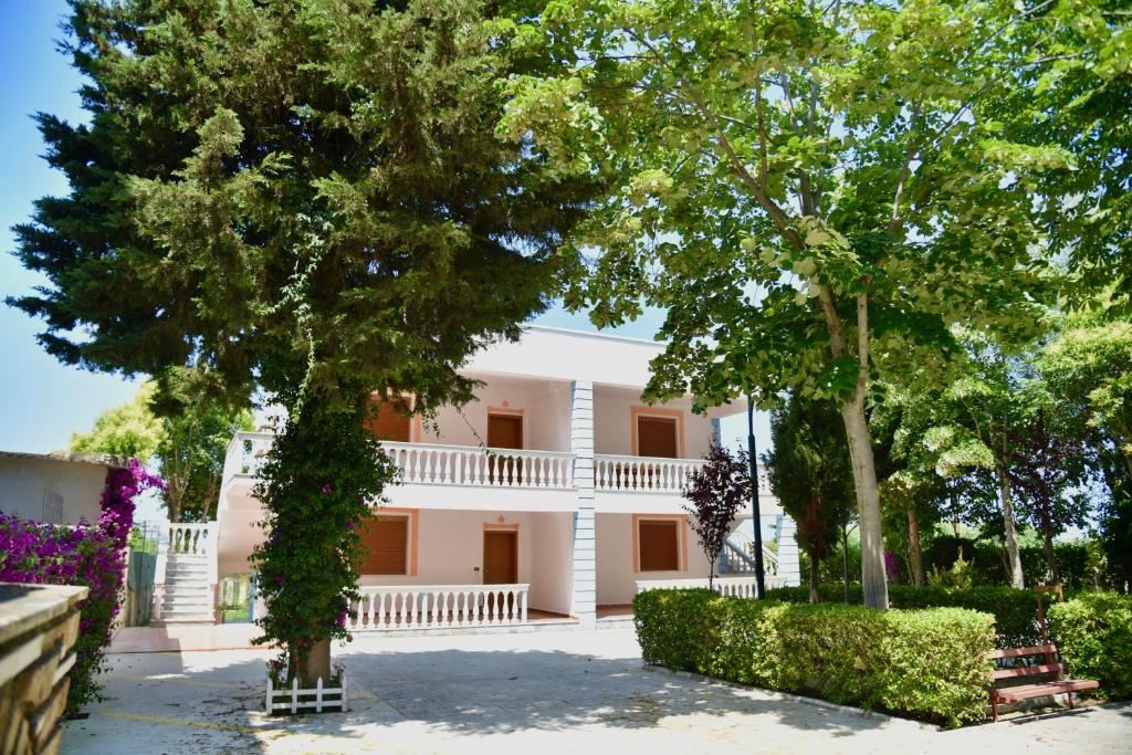 Vila Gridi- Apartamente me Qera
