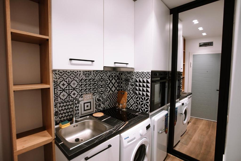 Barrikada Str Studio Apartment - THE NEST Barrikada Str Studio Apartment - THE NEST