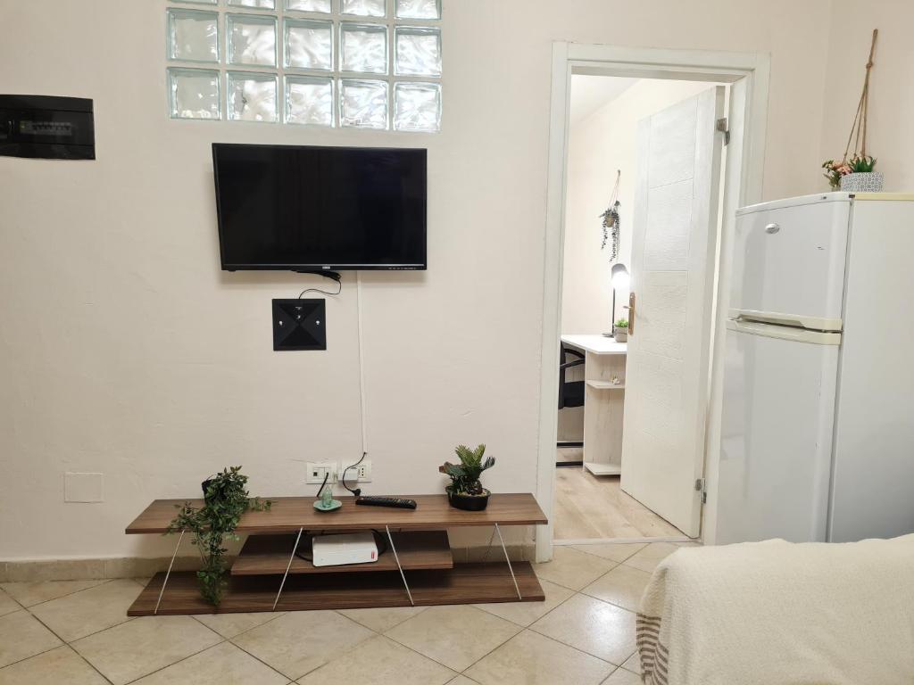 Downtown Boulevard apartment with a cute balcony! Downtown Boulevard apartment with a cute balcony!