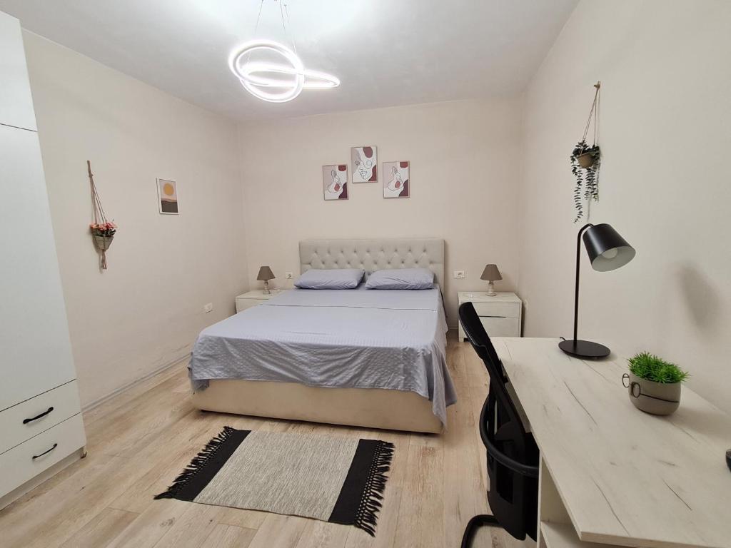 Downtown Boulevard apartment with a cute balcony! Downtown Boulevard apartment with a cute balcony!