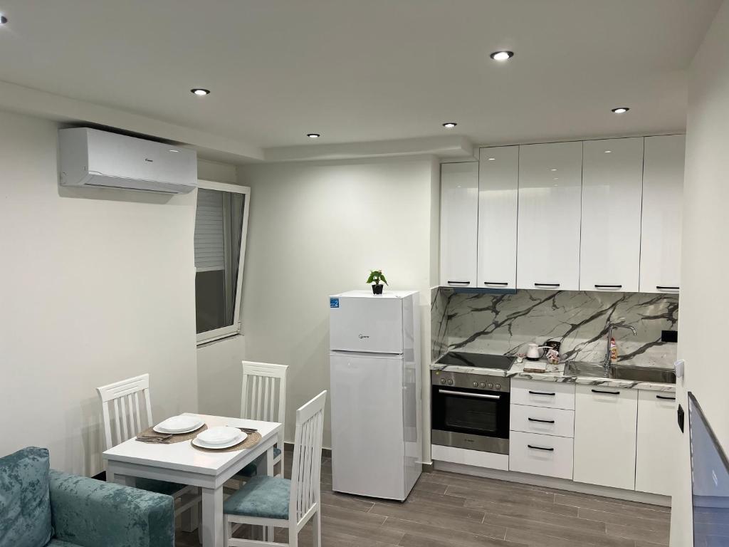 Greis apartments 1