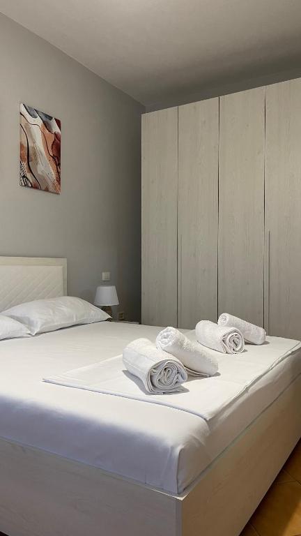 One-Bedroom Apartment Near U.S. Embassy One-Bedroom Apartment Near U.S. Embassy