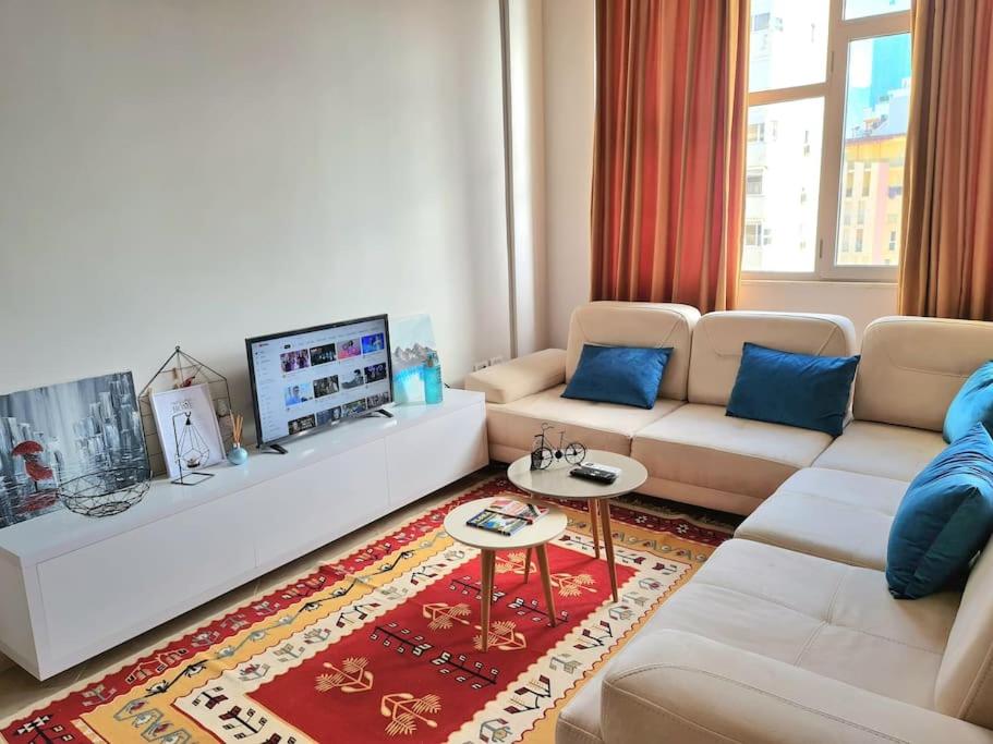 Sunny Flat in the Center of Tirana, 2 min. walk