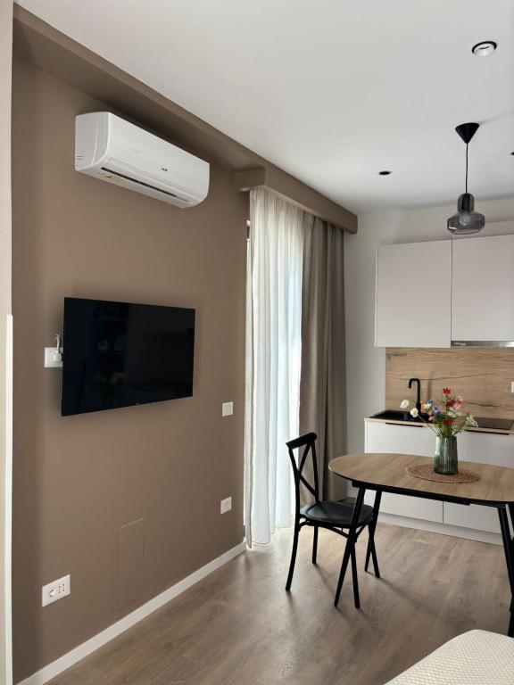 Living by Erle Living by Erle