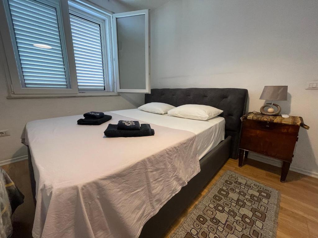 Flora Center One Bedroom App - ENJOY TRAVEL Flora Center One Bedroom App - ENJOY TRAVEL