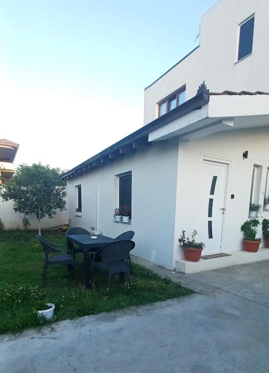 Near Airport Cozy Stay Near Airport Cozy Stay