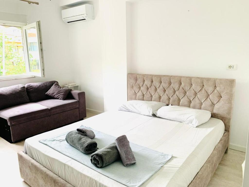 Cozy Studio in Bllok Prime Location & Fast WiFi Cozy Studio in Bllok Prime Location & Fast WiFi