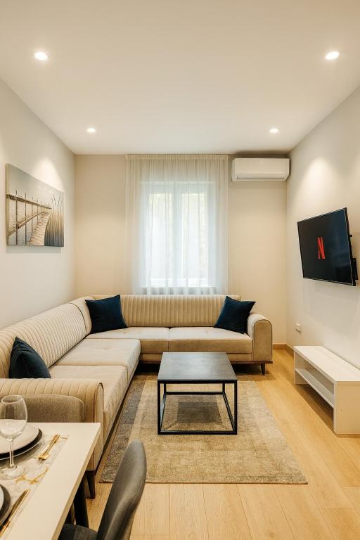 Modern Apartment Blloku Area Self Check-In