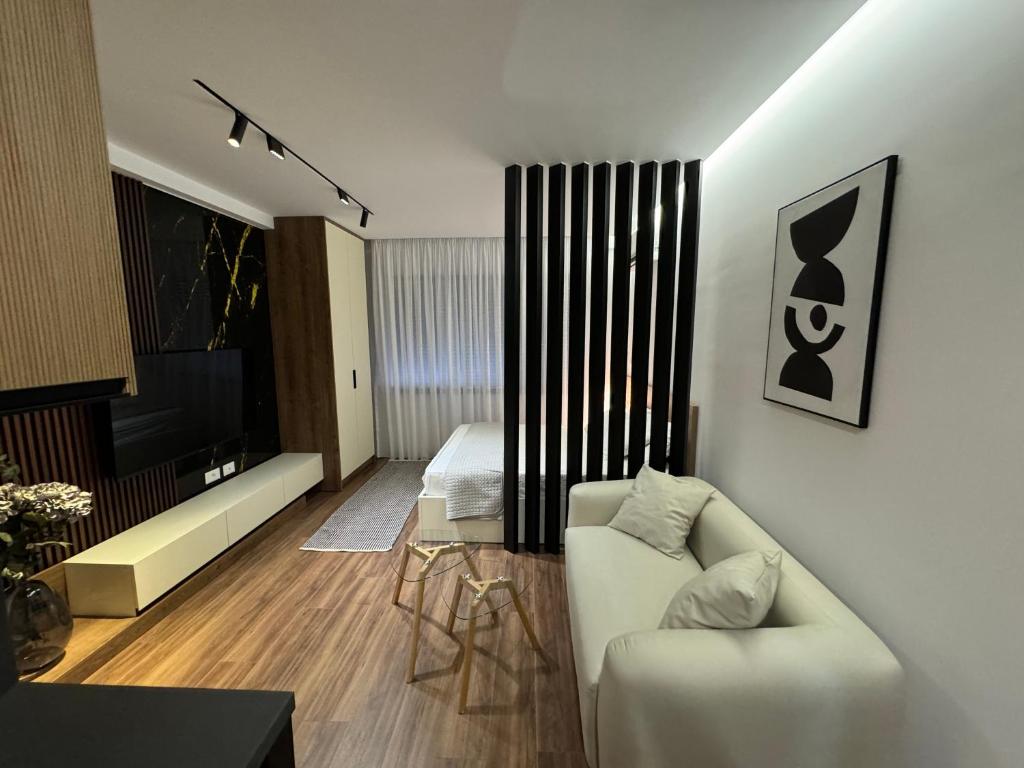 Luxury City Center Studio Apt25