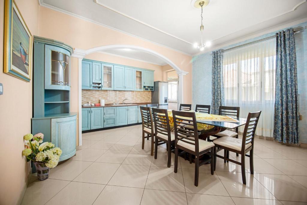 Vila Rroshaj Vila Rroshaj
