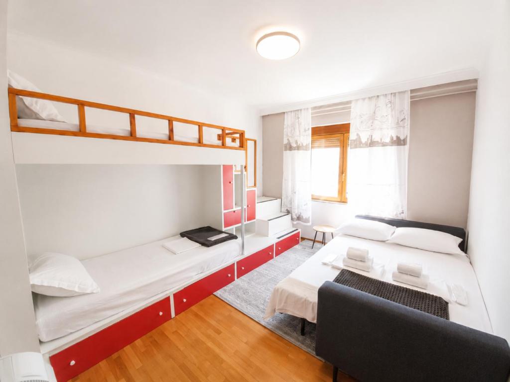 Rare Spacious 3BR Apartment - Central Tirana Rare Spacious 3BR Apartment - Central Tirana